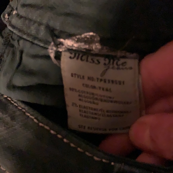 Miss Me Skinny Jeans - Picture 5 of 8